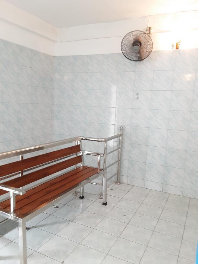 New Central Guesthouse Bangkok Eksteriør bilde