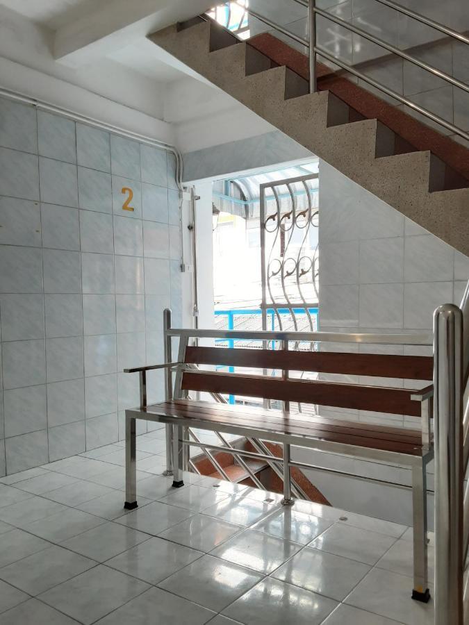 New Central Guesthouse Bangkok Eksteriør bilde